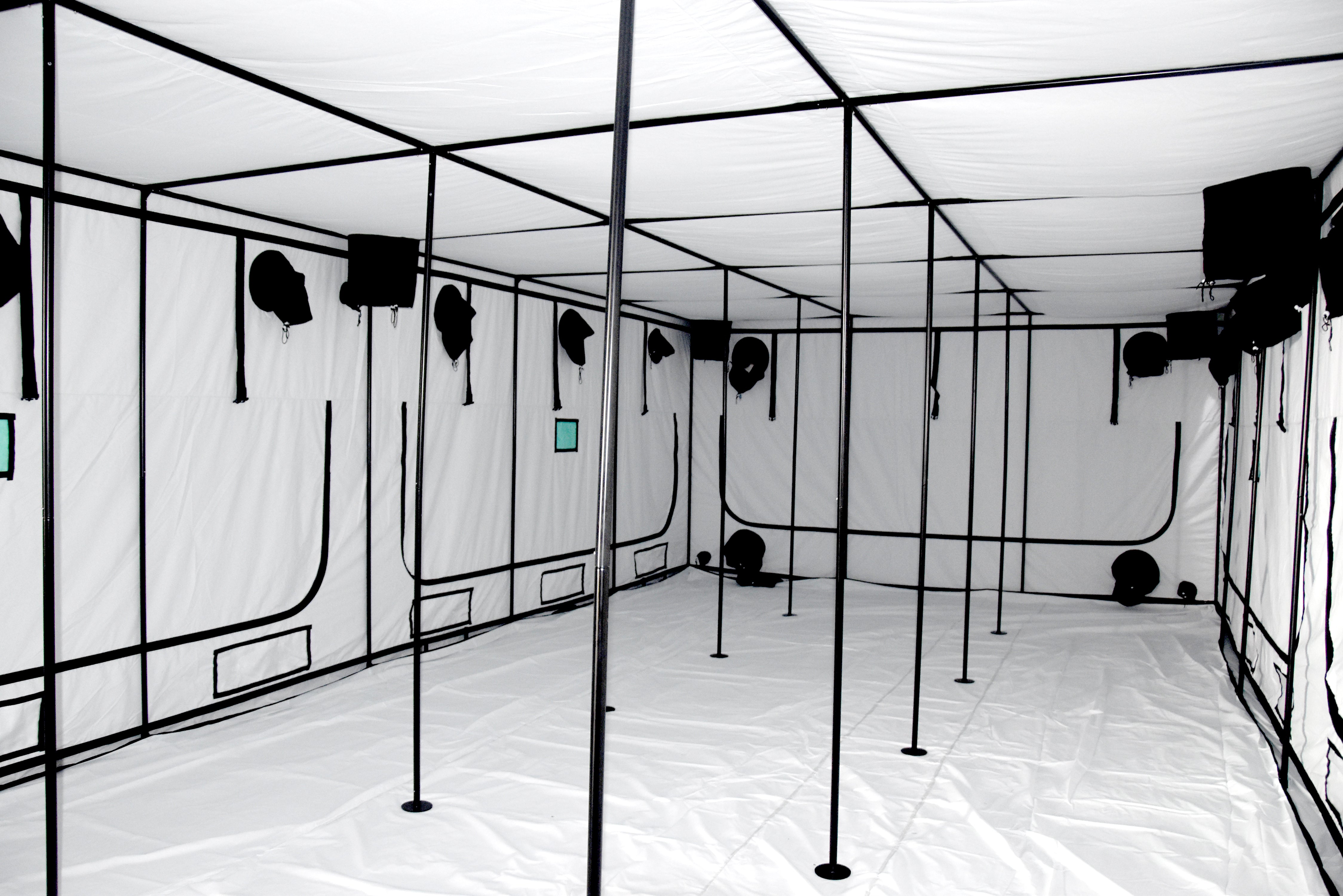 BudBox PRO TITAN 9 900x450x240cm White/Mylar Grow Tent